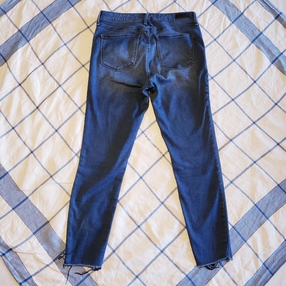 🪴bogo FREE🪴 Abercrombie Skinny Jean Denim Crop Size 25 - Picture 3 of 4